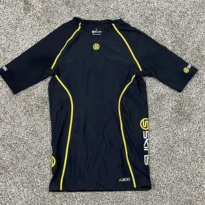 Skins A200 compression t shirt Large